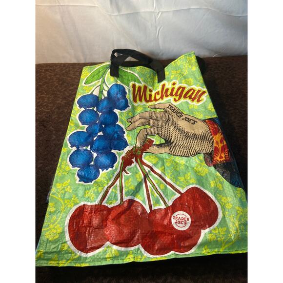 Trader Joe's tyvek grocery bags  bundle of 3 - Picture 2 of 10